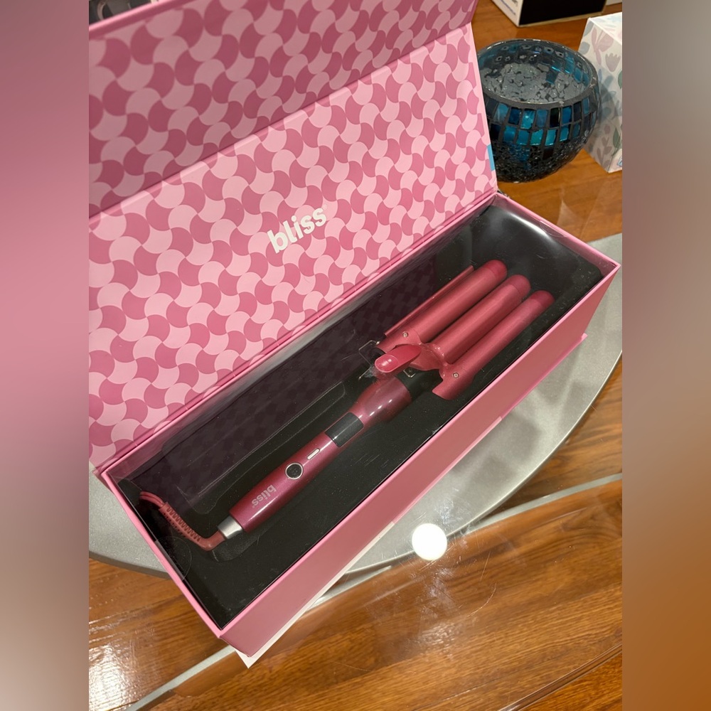 Bliss Digital Triple Barrel Waver NIB